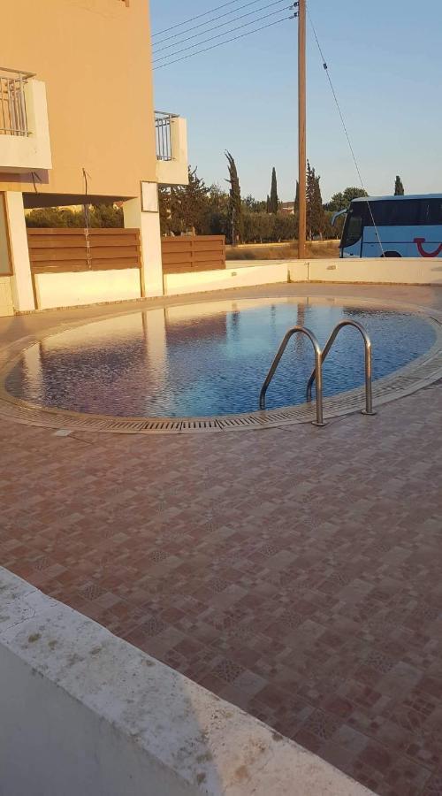 Andris Apartment Paralimni Exterior photo